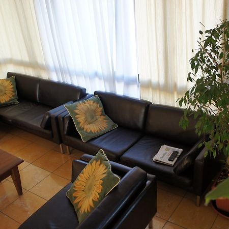 קלנצאנו Hotel Albatros מראה חיצוני תמונה