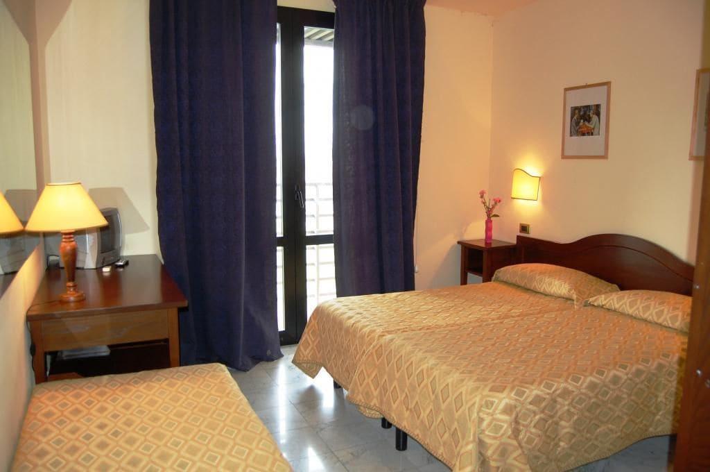 קלנצאנו Hotel Albatros מראה חיצוני תמונה