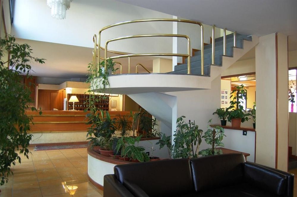קלנצאנו Hotel Albatros מראה חיצוני תמונה