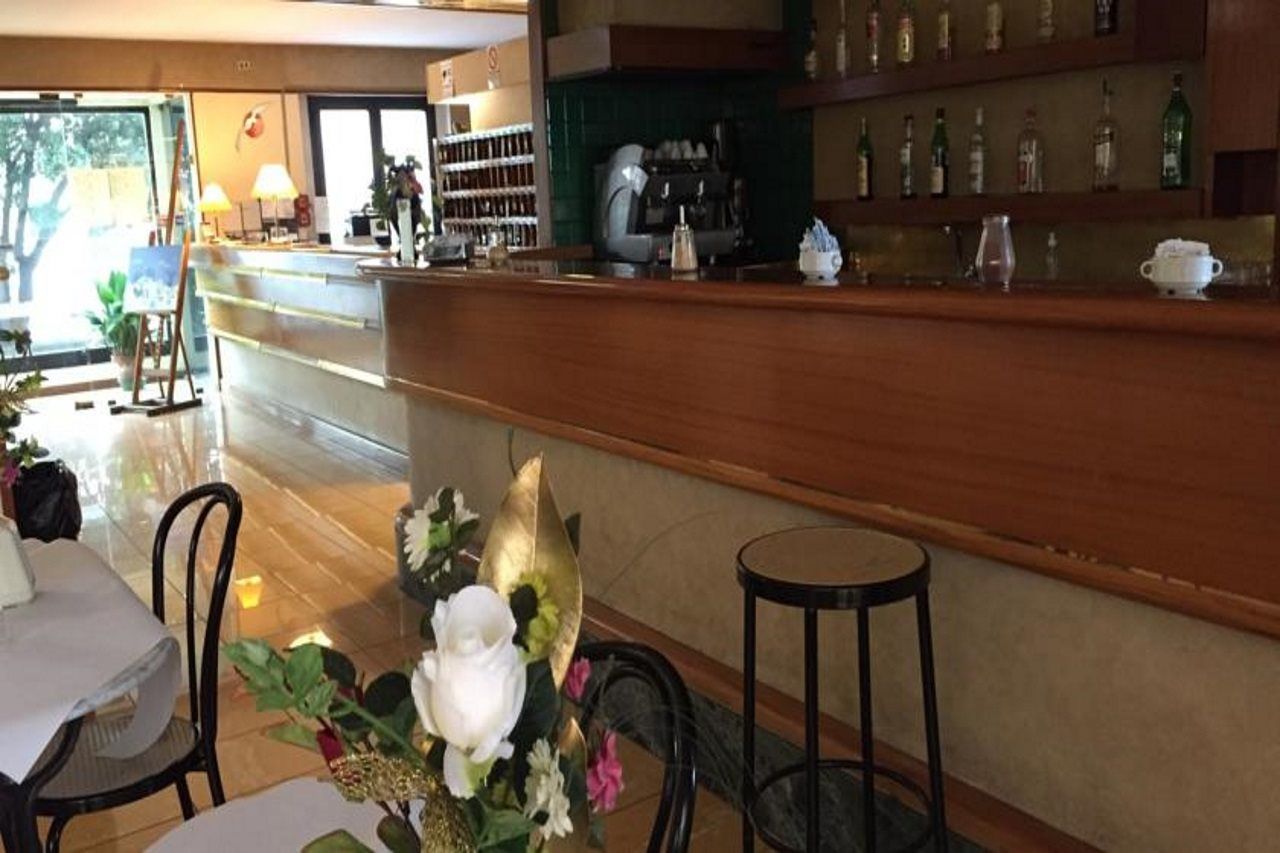 קלנצאנו Hotel Albatros מראה חיצוני תמונה